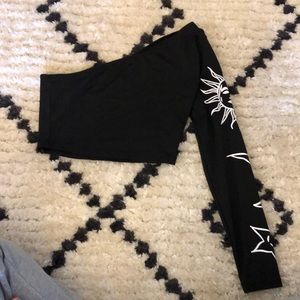 One sleeve crop top